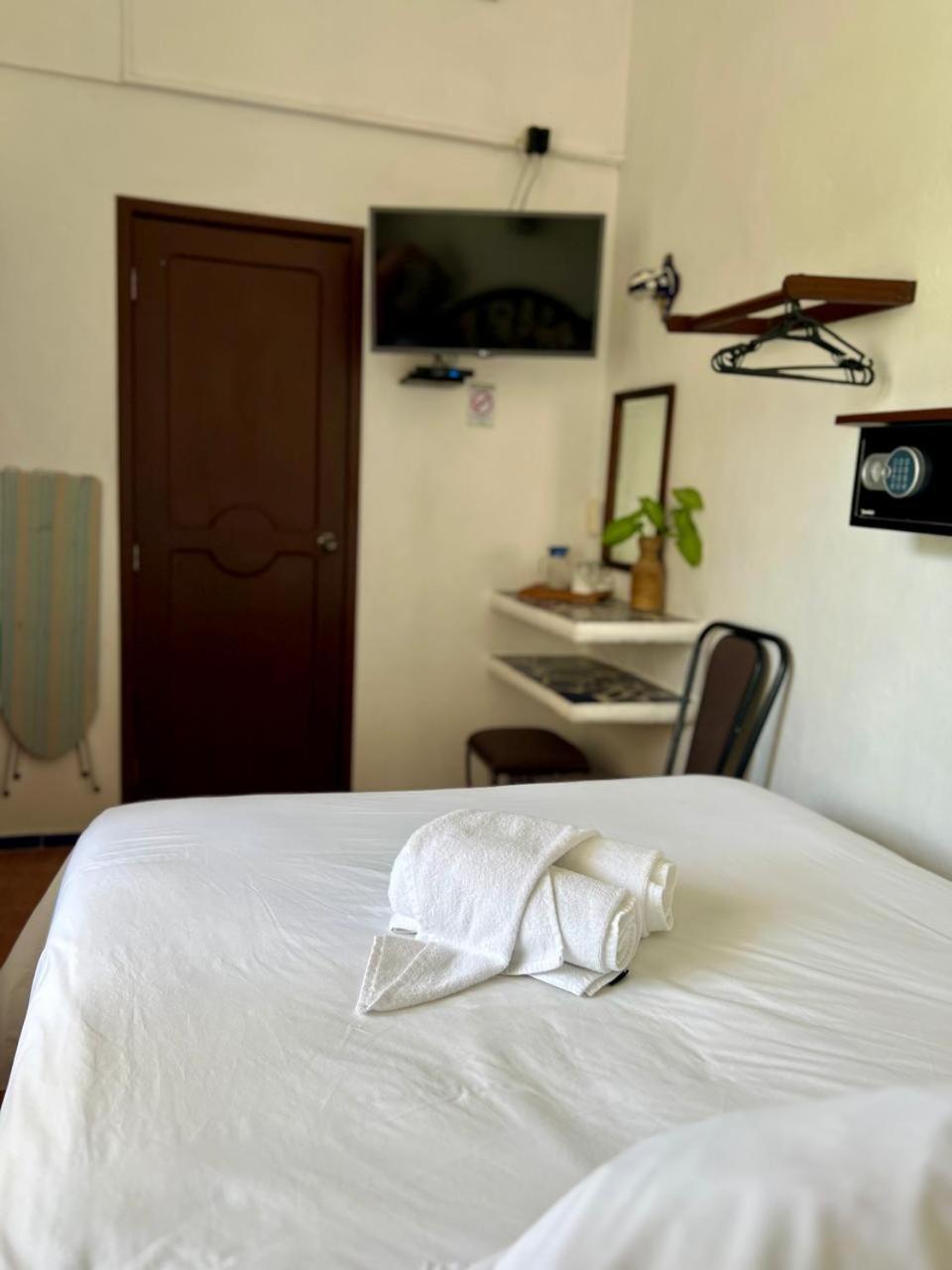 Hotel Mary Carmen Косумель Экстерьер фото